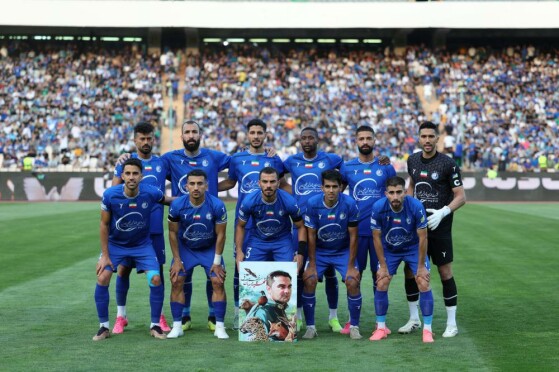 دیدار تیم های فوتبال استقلال و آلومینیوم