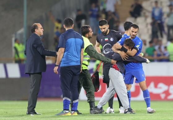 دیدار تیم های فوتبال استقلال و آلومینیوم