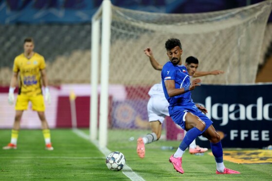 دیدار تیم های فوتبال استقلال و آلومینیوم