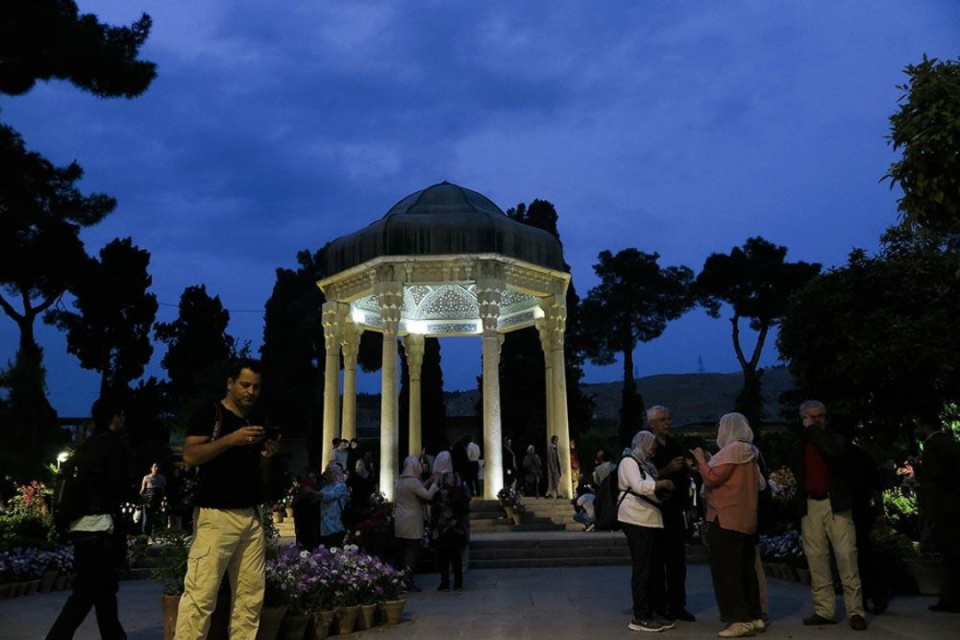 ۱۵ اردیبهشت روز شیراز