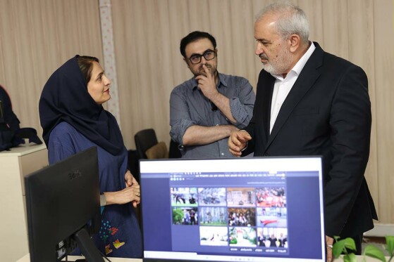 بازدید عباس علی آبادی وزیر نیرو از روزنامه ایران