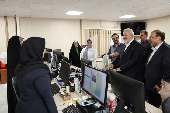 بازدید عباس علی آبادی وزیر نیرو از روزنامه ایران