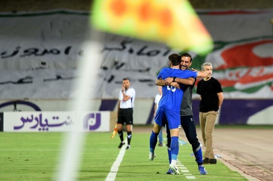 برد استقلال مقابل صنعت نفت در نیمه نهایی جام حذفی