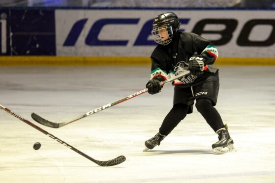 تمرین تیم ملی هاکی روی یخ جوانان بانوان