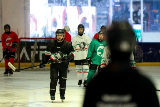 تمرین تیم ملی هاکی روی یخ جوانان بانوان