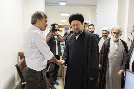 بازدید حجت الاسلام  والمسلمین سید حسن خمینی از موسسه فرهنگی مطبوعاتی ایران