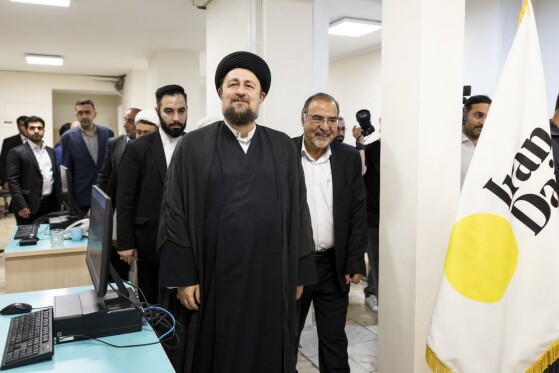 بازدید حجت الاسلام  والمسلمین سید حسن خمینی از موسسه فرهنگی مطبوعاتی ایران