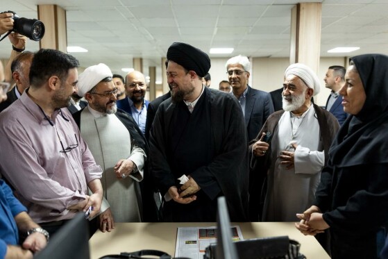 بازدید حجت الاسلام  والمسلمین سید حسن خمینی از موسسه فرهنگی مطبوعاتی ایران
