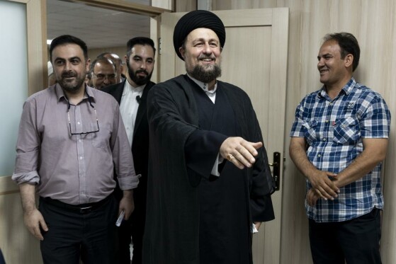 بازدید حجت الاسلام  والمسلمین سید حسن خمینی از موسسه فرهنگی مطبوعاتی ایران