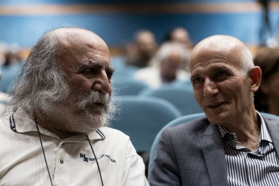 شب رونمایی از کتاب های «گوهر و معنا»و «برگ و بار» با حضور محمد علی موحد