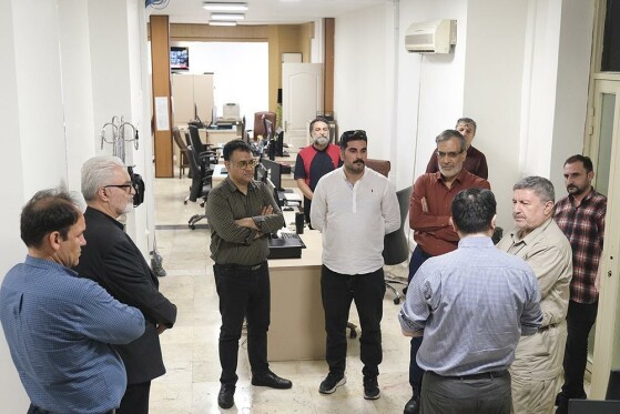 بازدید رئیس شورای اطلاع رسانی دولت از روزنامه ایران