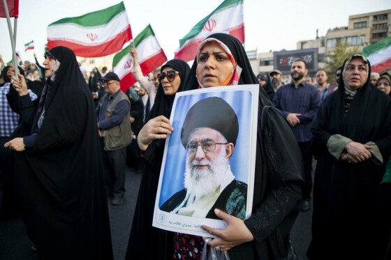 تجمع مردم تهران در حمایت از نیروهای مسلح در اجرای عملیات غرورآفرین «بشارت فتح»