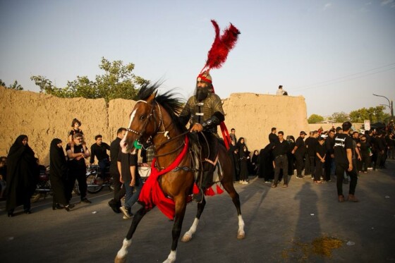 کاروان نمادین هشتم محرم در خمینی شهر