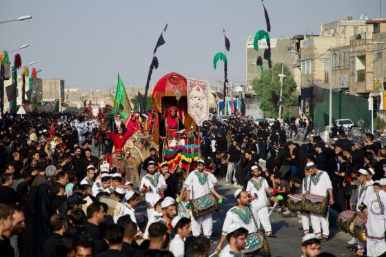 کاروان نمادین هشتم محرم در خمینی شهر