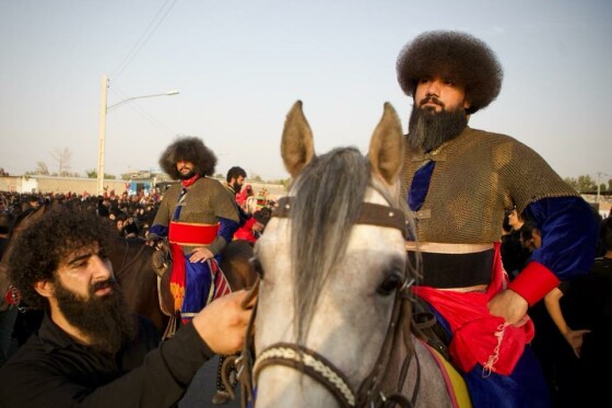 کاروان نمادین هشتم محرم در خمینی شهر