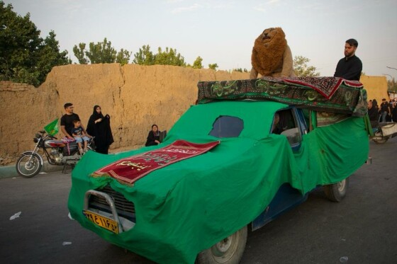 کاروان نمادین هشتم محرم در خمینی شهر