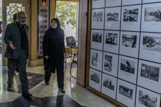 جلسه سخنگوی دولت و عضو هیات مدیره روزنامه ایران