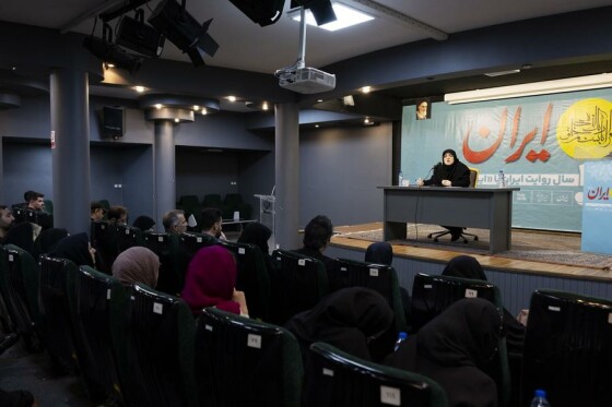 جلسه سخنگوی دولت و عضو هیات مدیره روزنامه ایران