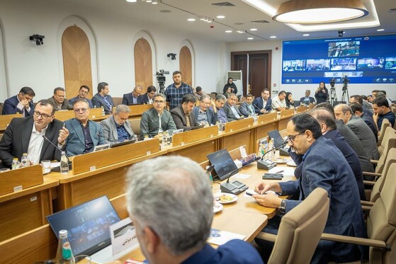 نشست مسئولان عالی رتبه اقتصادی کشور با انجمن،جامعه های حرفه ای و نمایندگان بخش خصوصی