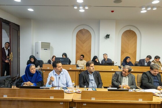 نشست مسئولان عالی رتبه اقتصادی کشور با انجمن،جامعه های حرفه ای و نمایندگان بخش خصوصی