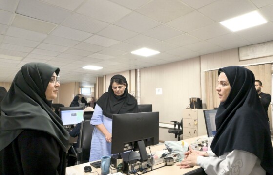 سخنگوی دولت در تحریریه روزنامه ایران