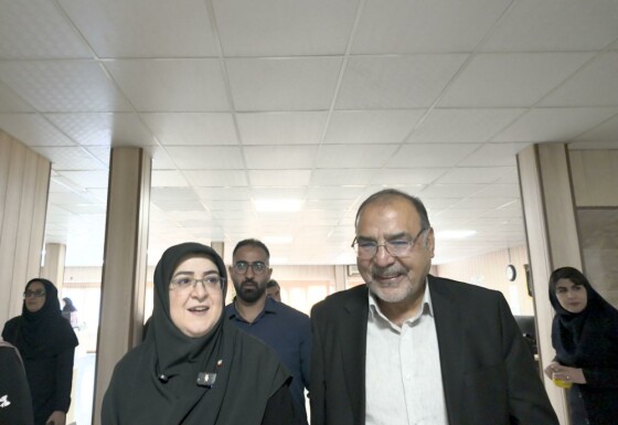 سخنگوی دولت در تحریریه روزنامه ایران