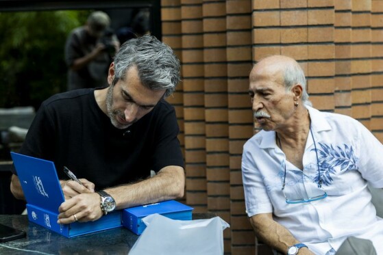 مراسم رونمایی کتاب آبی آنتیک؛ از تاج تا استقلال