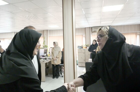 سخنگوی دولت در تحریریه روزنامه ایران