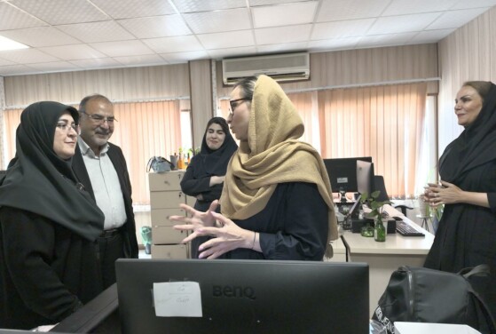 سخنگوی دولت در تحریریه روزنامه ایران