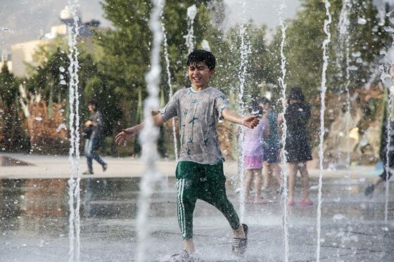 پارک آب و آتش؛ پناهگاه کودکان در موج گرمای تهران