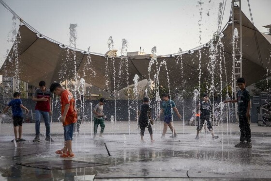 پارک آب و آتش؛ پناهگاه کودکان در موج گرمای تهران