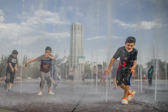 پارک آب و آتش؛ پناهگاه کودکان در موج گرمای تهران