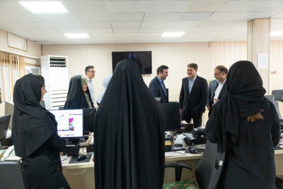 بازدید معاون سیاسی وزیر کشور از روزنامه ایران