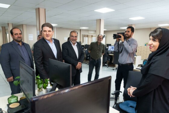 بازدید معاون سیاسی وزیر کشور از روزنامه ایران