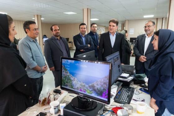 بازدید معاون سیاسی وزیر کشور از روزنامه ایران