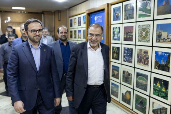 بازدید مدیرعامل بانک کشاورزی از روزنامه ایران