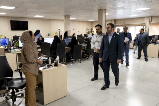 بازدید مدیرعامل بانک کشاورزی از روزنامه ایران