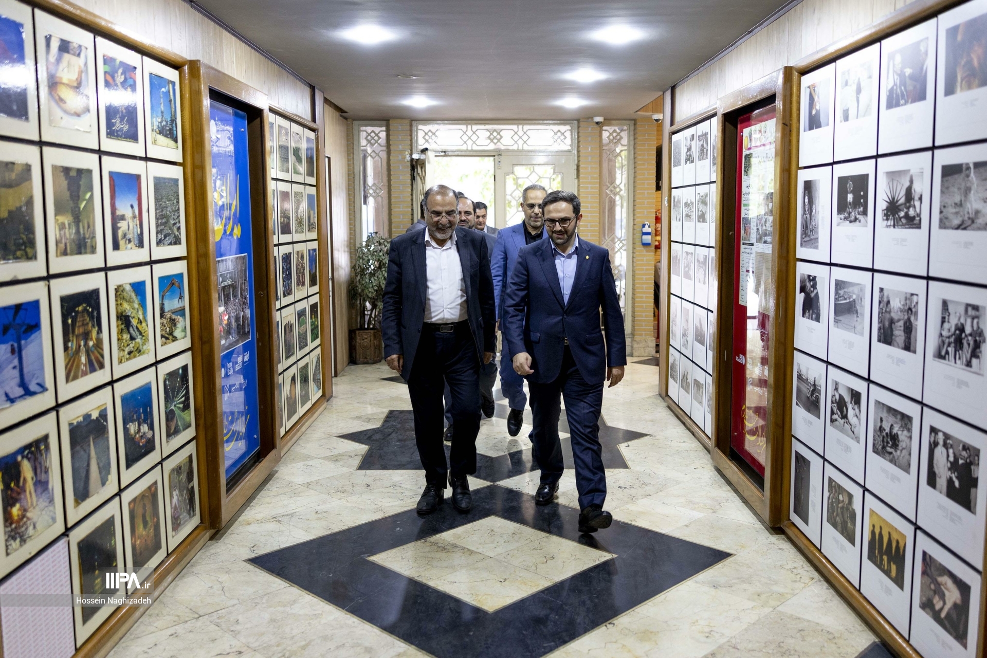 بازدید مدیرعامل بانک کشاورزی از روزنامه ایران