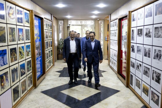 بازدید مدیرعامل بانک کشاورزی از روزنامه ایران