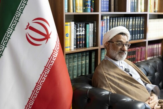 بازدید دبیر شورای عالی انقلاب فرهنگی از روزنامه ایران