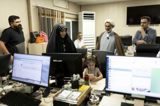 بازدید دبیر شورای عالی انقلاب فرهنگی از روزنامه ایران