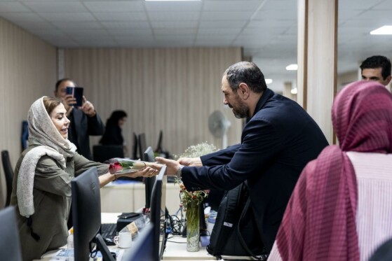 بازدید رئیس شورای عالی استان ها از روزنامه ایران