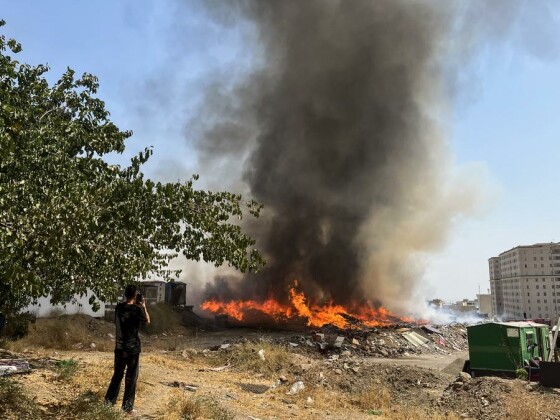 آتش سوزی ضایعات در  غرب تهران