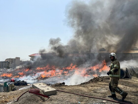 آتش سوزی ضایعات در  غرب تهران