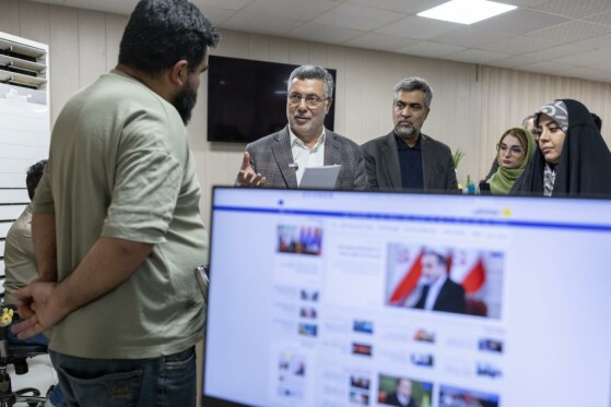 بازدید وزیر بهداشت از روزنامه ایران
