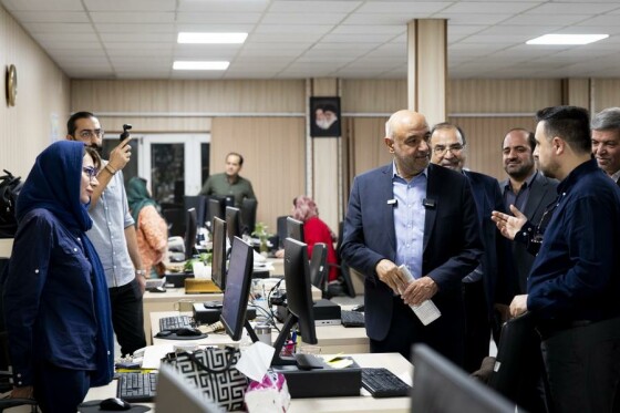 بازدید وزیر تعاون، کار و رفاه اجتماعی و رئیس سازمان بهزیستی از روزنامه ایران