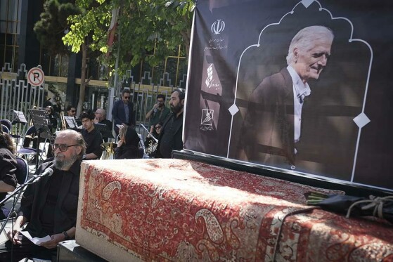 مراسم تشییع پیکر استاد احمد پژمان