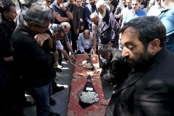 مراسم تشییع پیکر استاد احمد پژمان