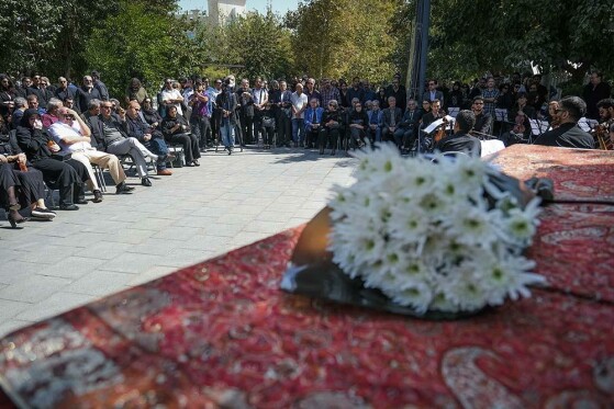 مراسم تشییع پیکر استاد احمد پژمان