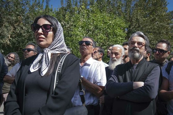 مراسم تشییع پیکر استاد احمد پژمان